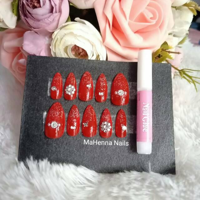 Kuku palsu merah pernikahan wedding red nail art