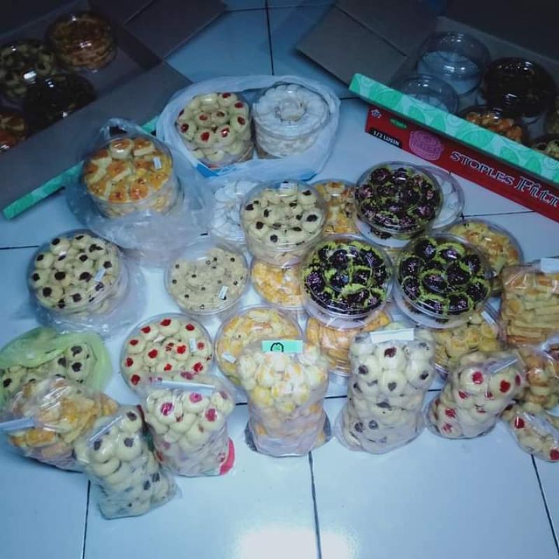 

kuker lebaran berat 1000gr/1kg cake's gayabaru