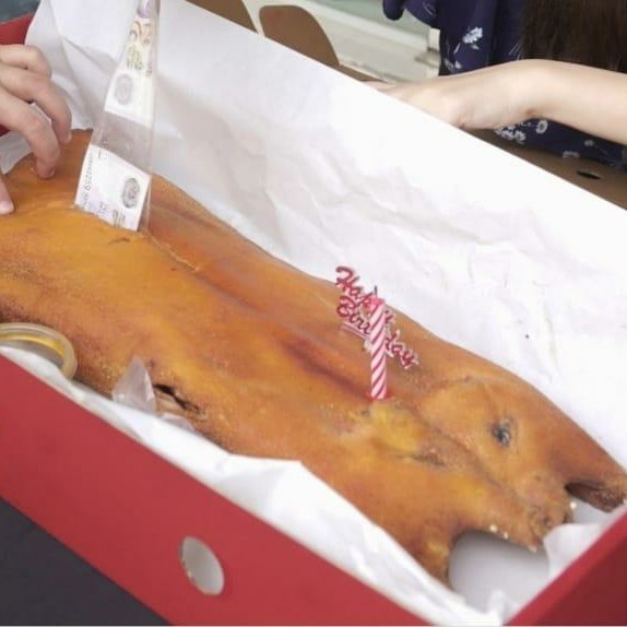 

Anak Babi Panggang untuk Imlek / Ulang Tahun suckling pig
