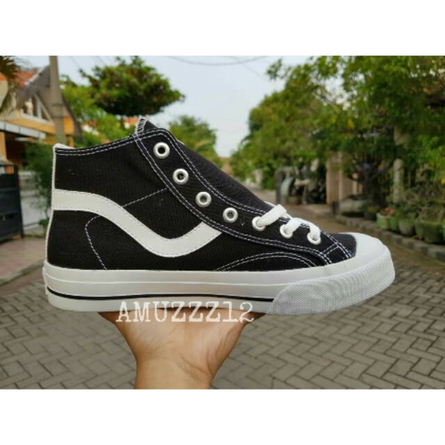 Ventela Public High Black White Original