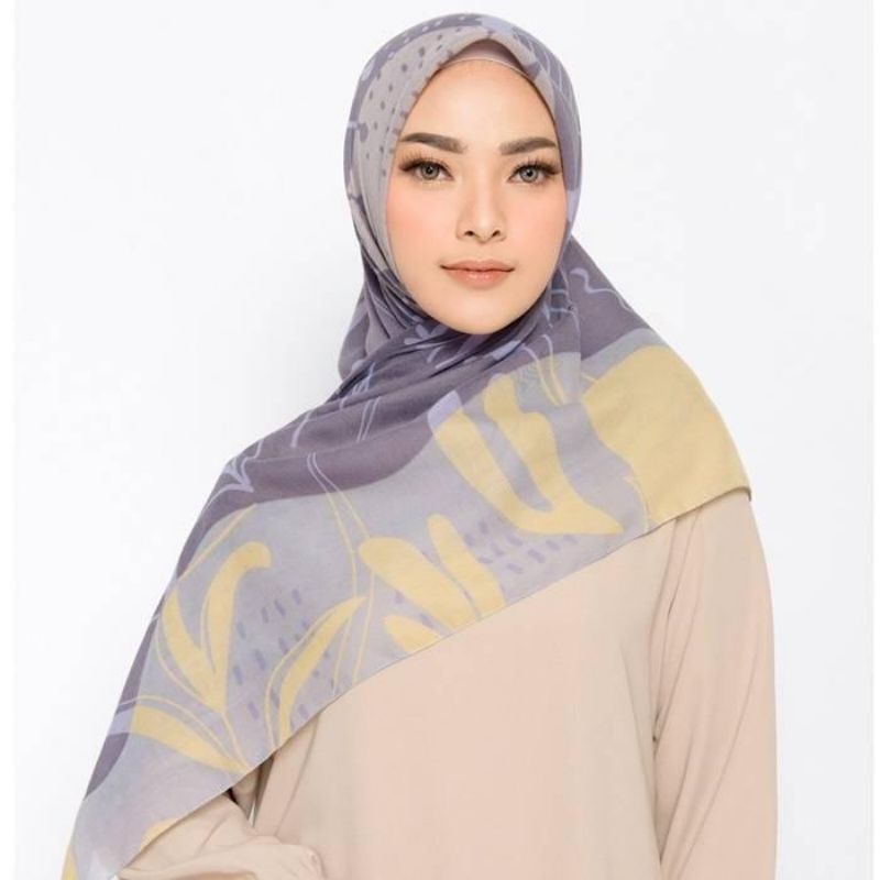 Jilbab segiempat Zaskia Mecca - Malea Scarf. stok terbatas