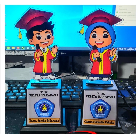 PLAKAT AKRILIK SOUVENIR WISUDA TK PAUD BANYAK VARIAN ( ARES PRINT )