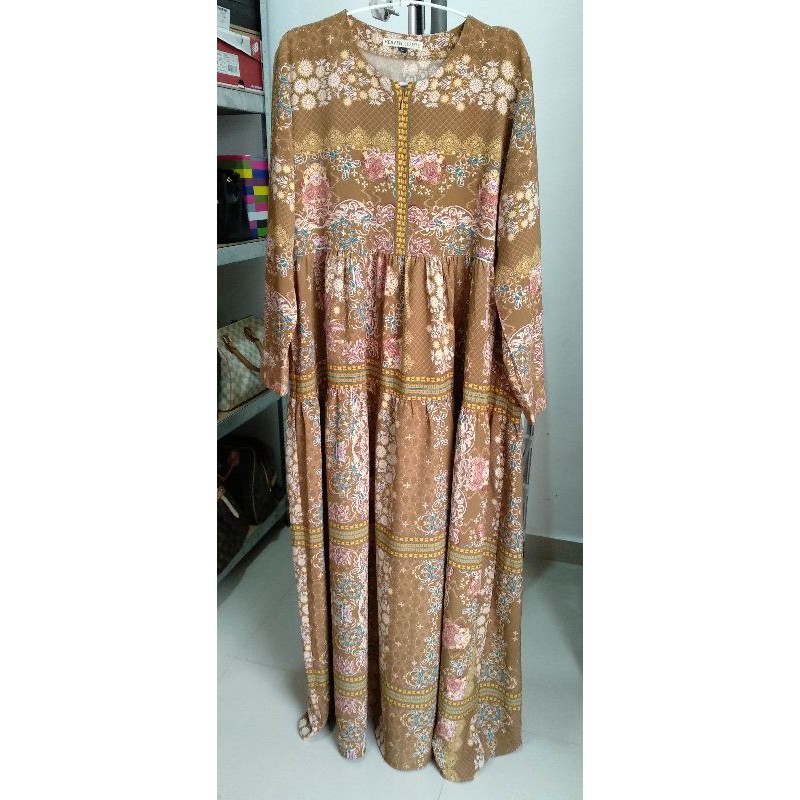 qena dress by heaven lights preloved