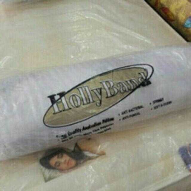 HARGA PROMO Paket sepasang bantal dan guling dacron merk HOLLYBAND