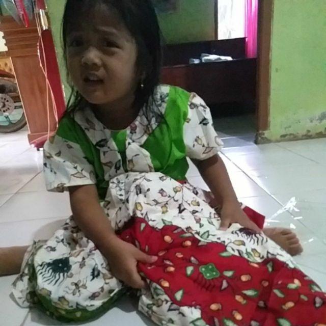 Terusan Batik 259 Dress Gaun Anak Perempuan Katun Dasar Putih Seragam Keluarga