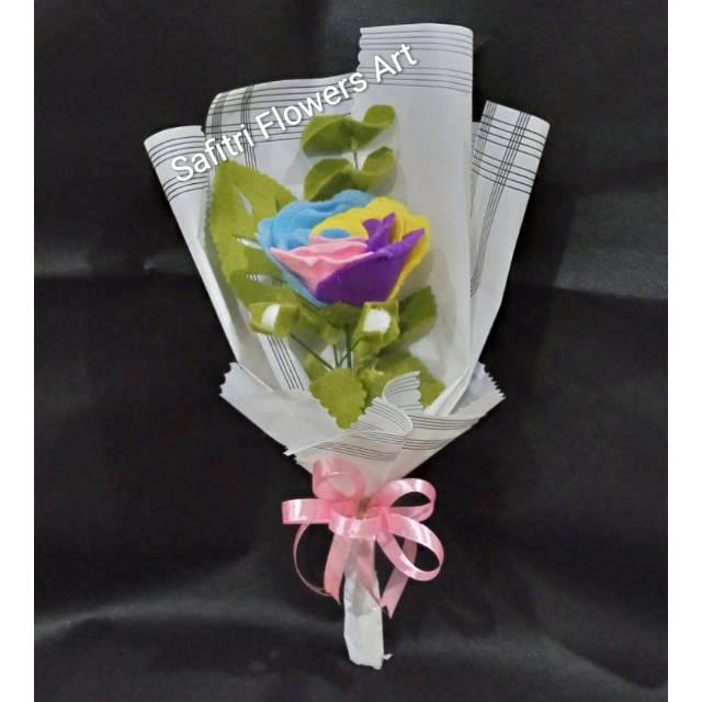 Buket Mawar Rainbow ( Mawar Flanel Jumbo) / Buket Wisuda / Buket Ultah / Buket Valentin
