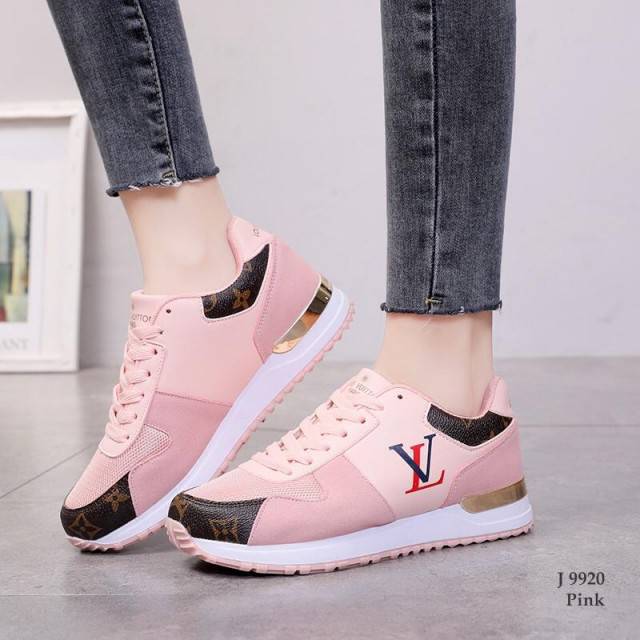 SEPATU SNEAKER
LOUIS VUITTON
9920