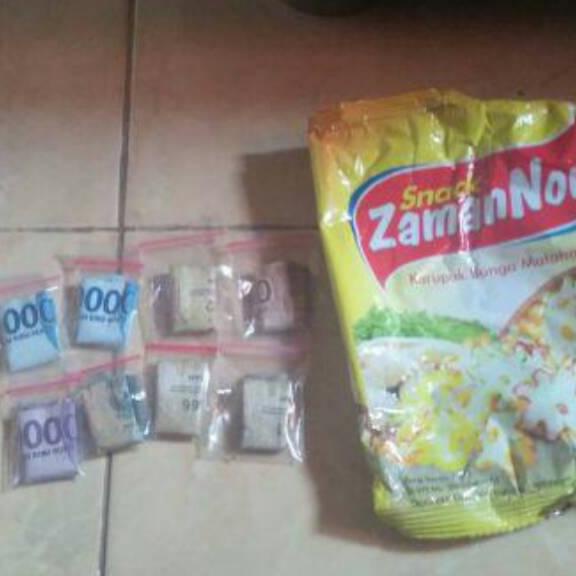 

Barang keren--Snack zaman now berhadiah uang dan emas snack jaman now grosir cemilan snack kiloan / snack viral