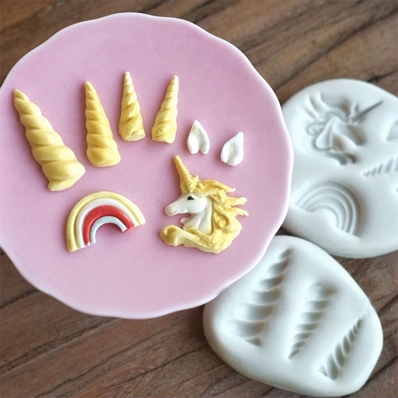 Cetakan Kue / Coklat Bentuk Unicorn 3D Bahan Silikon Warna Pelangi Untuk Dekorasi