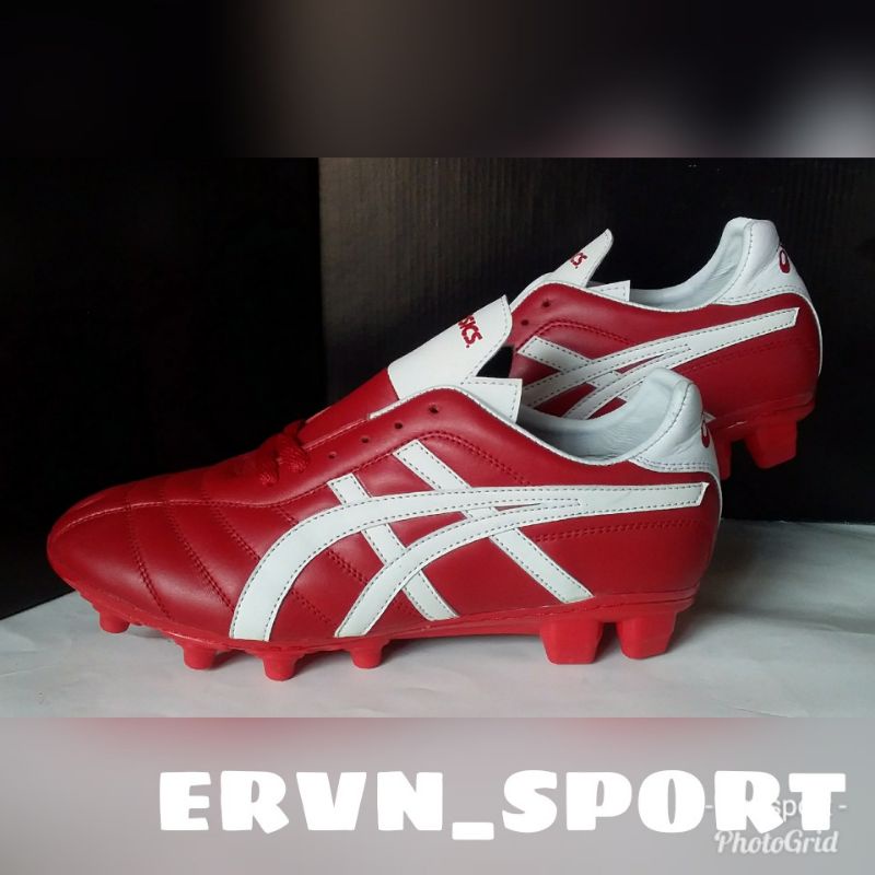sepatu sepak bola asics kulit