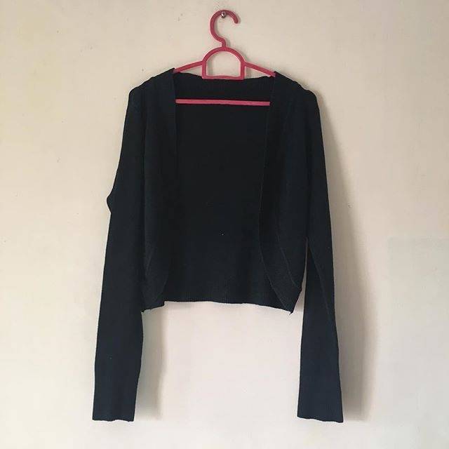 Mini cardigan hitam second