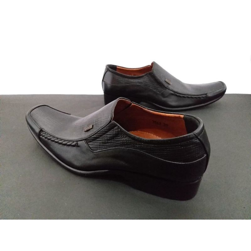 Sepatu Formal Kulit pria bally kulit