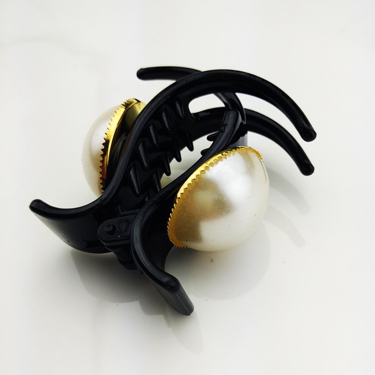 Jepit Rambut Aksen Mutiara Besar Untuk Wanita