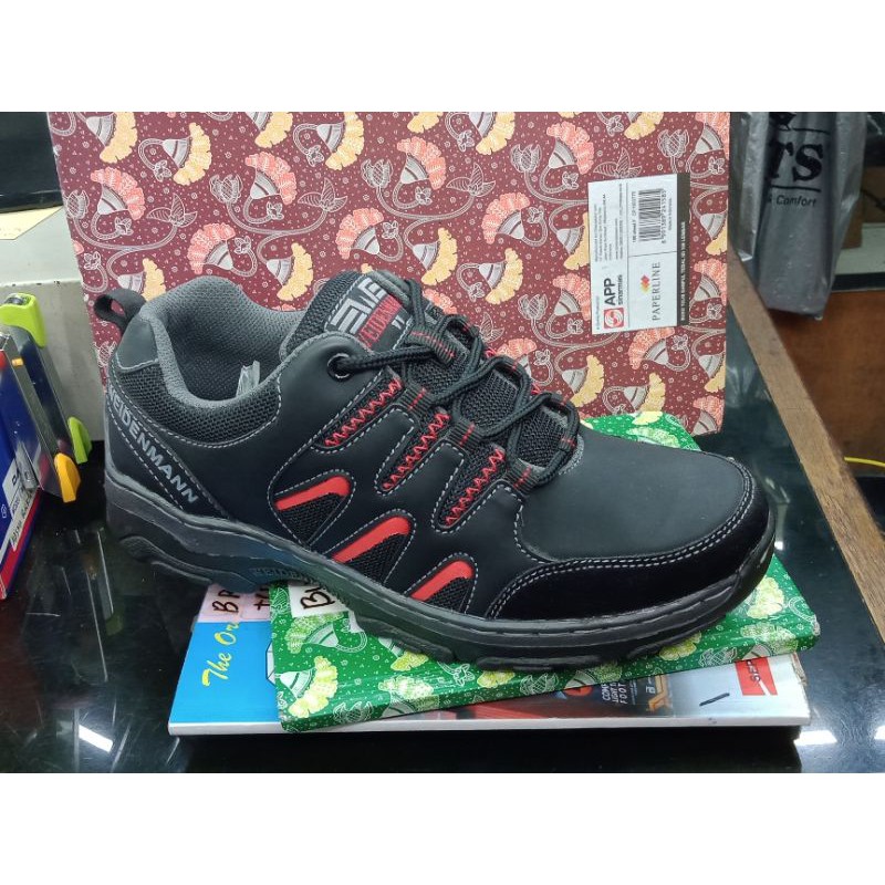 WEIDENMANN STINGER 05 Hitam Sepatu Hiking Pria Original