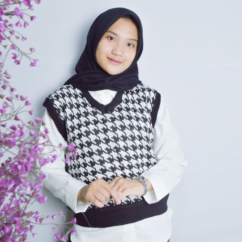Jennie Vest knit / Houndstooth Vest Knit / Jennie Vest Rajut /  Rompi korea Rompi keren / Korean Vintage Knit-Hitam