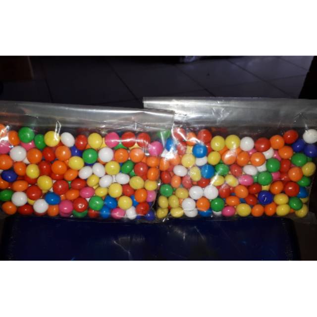 

Biskuit bola warna warni