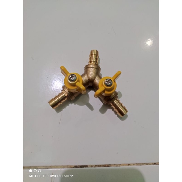 cabang selang gas Y/cabang 3 dengan stop kran