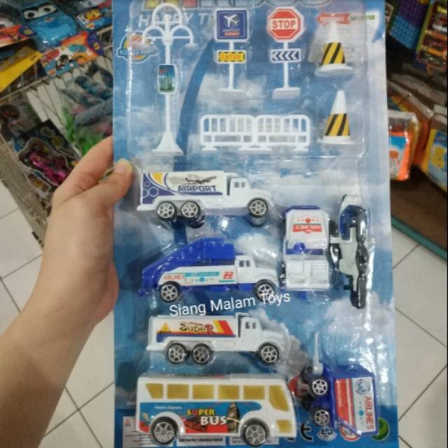 Mainan anak pesawat troli mobil bus truk di bandara