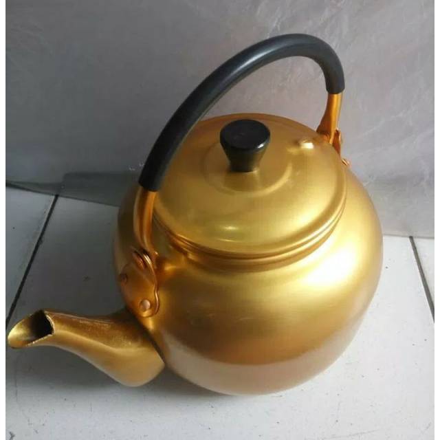 Teko / Kettle Kuningan Maspion 1,8 Liter Tebal