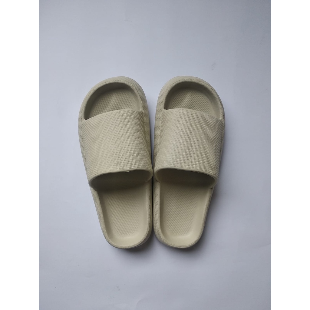 ☀ACCBAYI☀ SD04 Sandal Rumah Berkualitas Sandal Kamar Mandi Berbahan Empuk Sandal Karet Wanita Pria Couple-SILVER