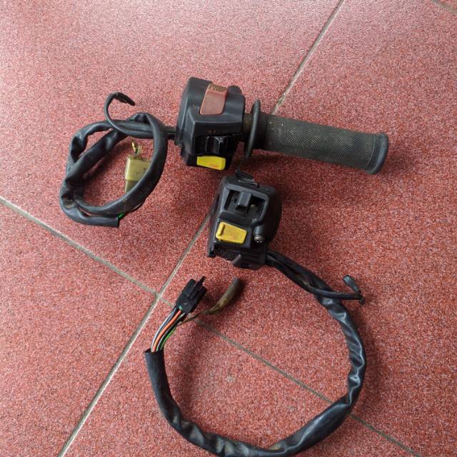 Saklar holder tiger revo ori