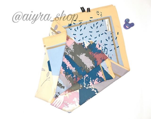 Hijab segi empat motif azzura