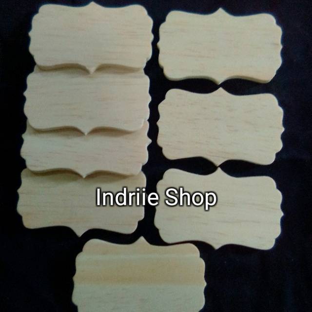 Papan gantungan kunci kayu