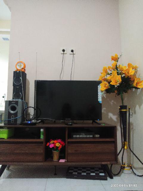 Bunga Lili Articial Pot Sudut Besi