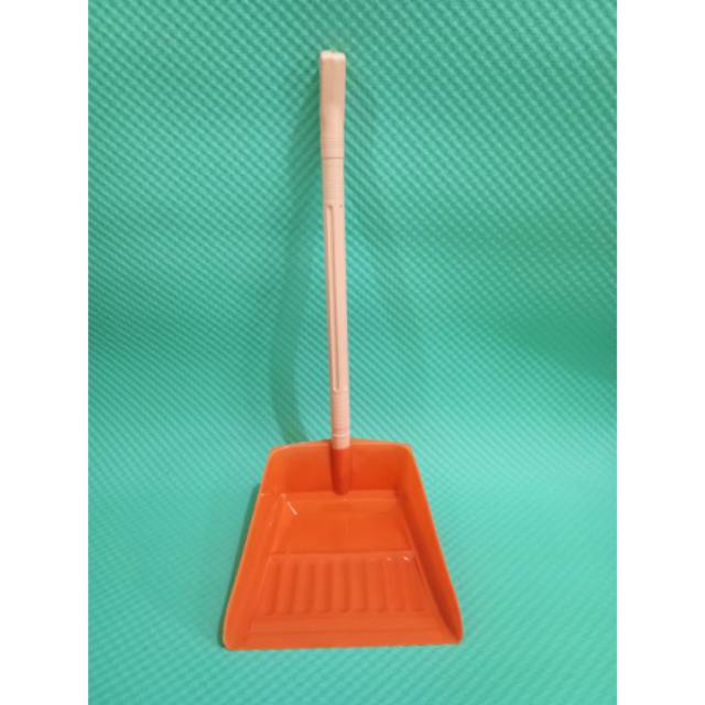 Pengki / sekop sampah