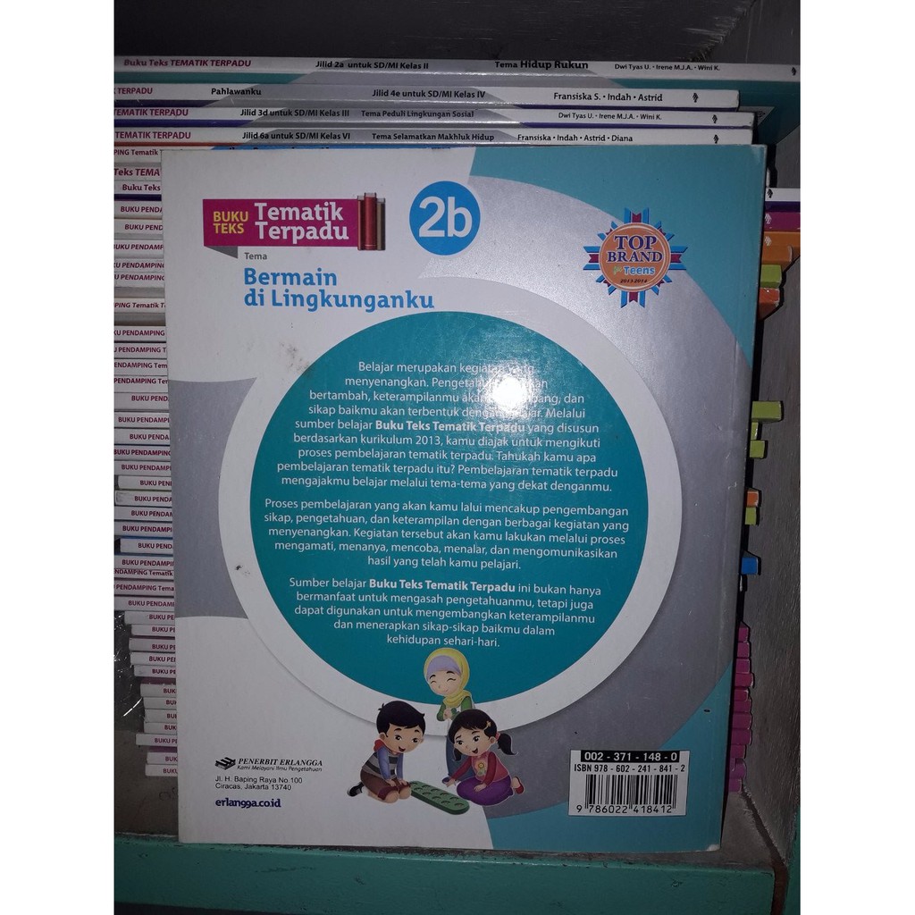 Buku Teks Tematik Terpadu 2B SD MI Kelas II Bermain di Lingkunganku Kur 2013 BPBN