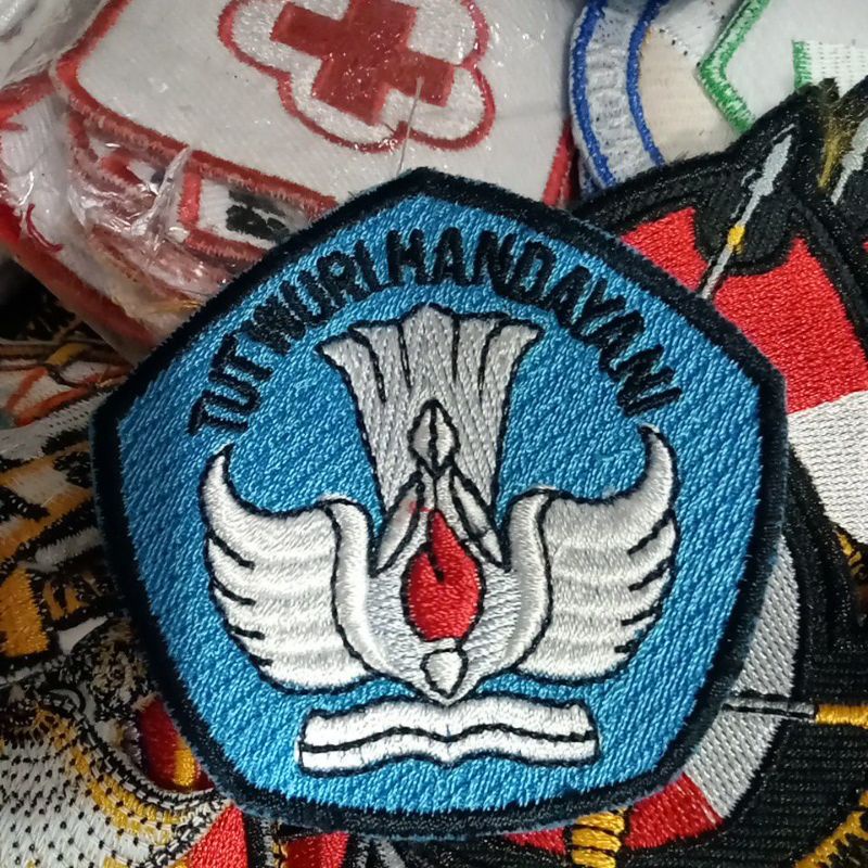 logo Tut Wuri Handayani logo bordir Tut Wuri Handayani emblem Tut Wuri Handayani emblem bordir Tut W