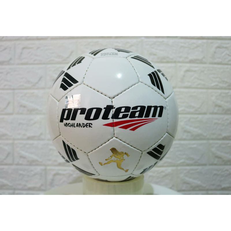 BOLA SEPAK PROTEAM HIGHLANDER SIZE 5