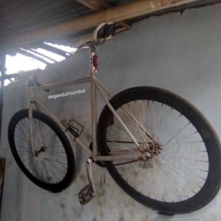 Wall Hanger Bicycle Gantungan Sepeda Dinding Sistem Tempel