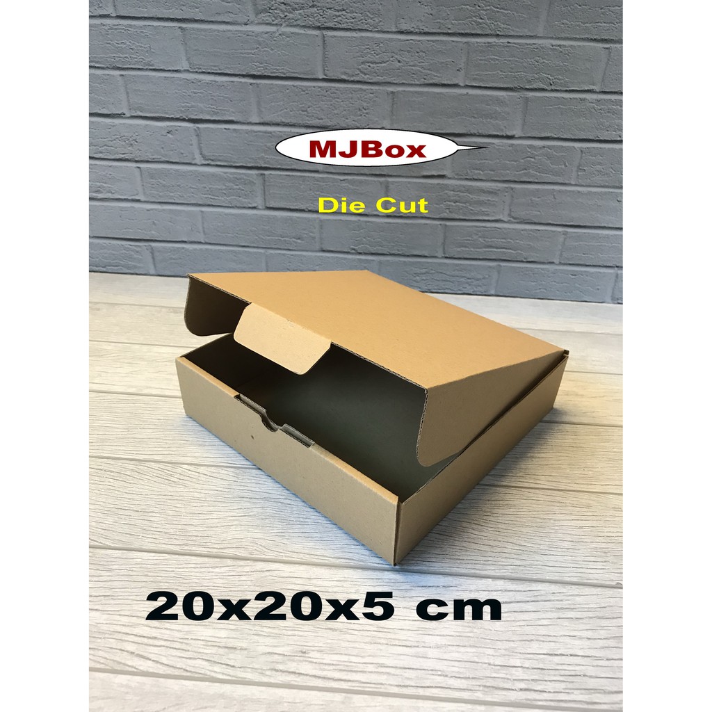 

Kardus 20 x 20 x 5 cm..... Die Cut ( untuk pembelian di atas 10 pcs harga lebih murah )