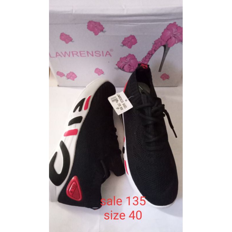 Termurah 125ribu sepatu sneaker merk branded Lawresia size 40.Dijamin awet,bagus dipakai,kualitas ok