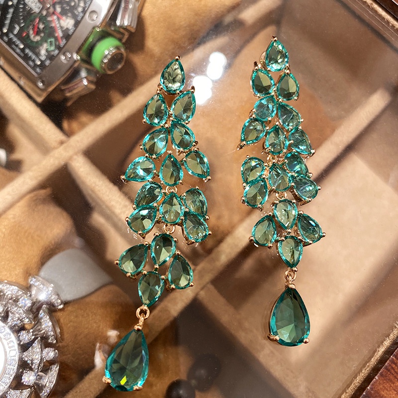 Fashion Elegant and Personalized Green Diamond Leaf Earrings