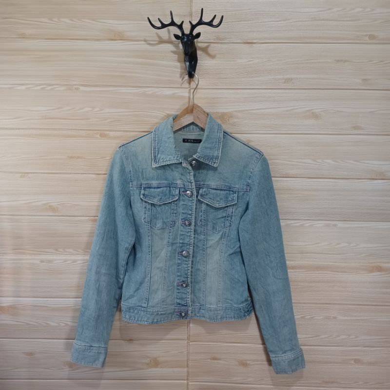 Trucker/Jaket JeansKode Tw 39
Cds Basic
Size  P57 L43