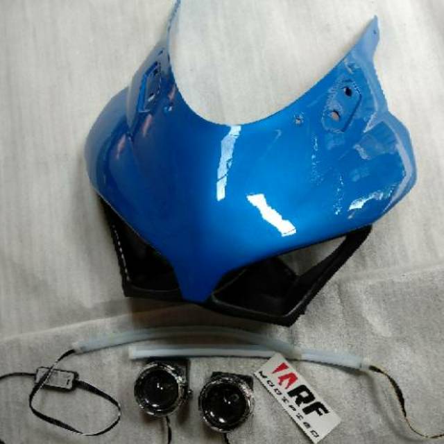 Topeng GSX-R150 dan kupingan spakbor depan gsx