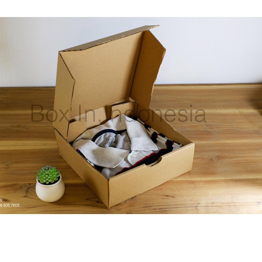 

℮ (10 pcs) Kardus 20x20x7 cm Box Dus Coklat Packing Polos Die Cut Baru ➦