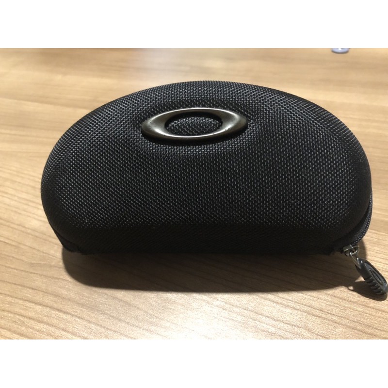Oakley kotak tempat kacamata original