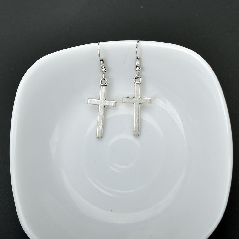 Anting Menjuntai Warna Silver Bahan Metal Untuk Wanita