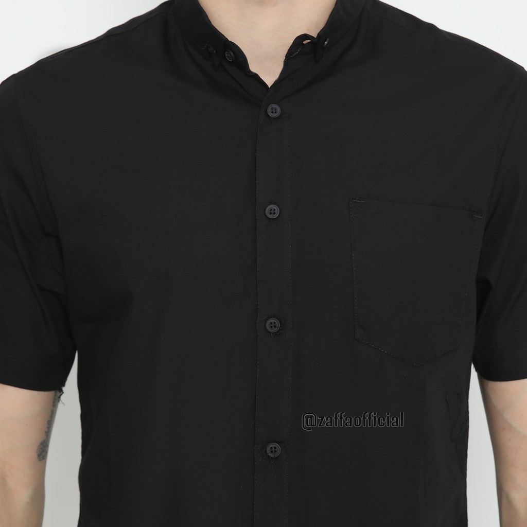 Zaffa Kemeja Polos Pria Lengan Pendek Formal Kerja Kuliah Hitam Basic Shirt Slimfit Z-3011