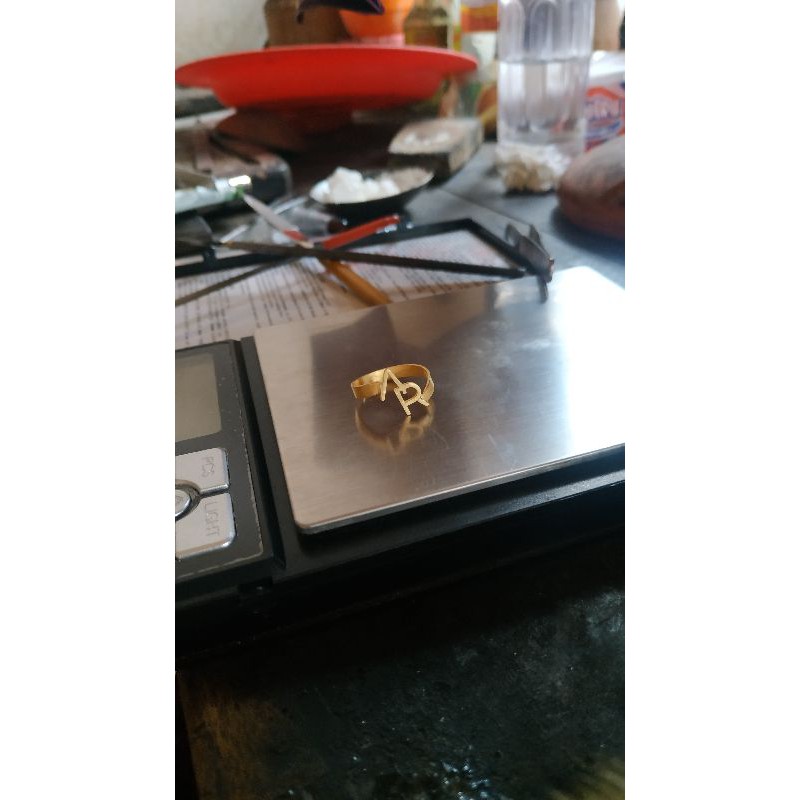 cincin emas huruf dengan kadar emas 700