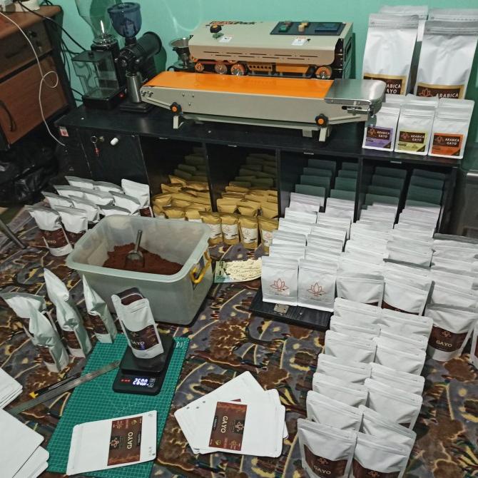 

BUBUK KOPI RUMAHAN (ROBUSTA GAYO) 1KG