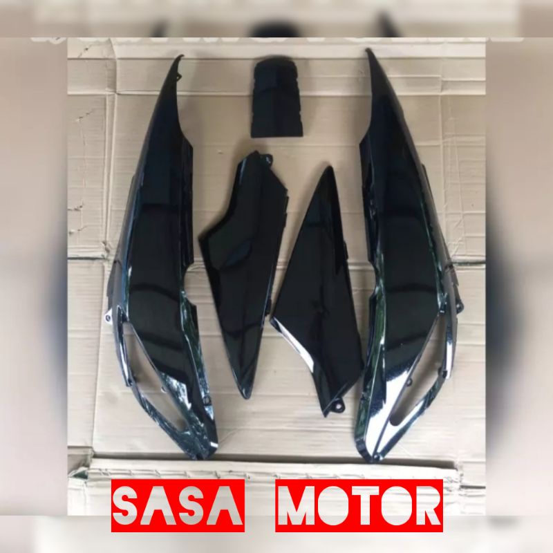 cover body belakang plus cover tengki Honda Supra x 125 lama dan Supra x 125 betmen hitam polos