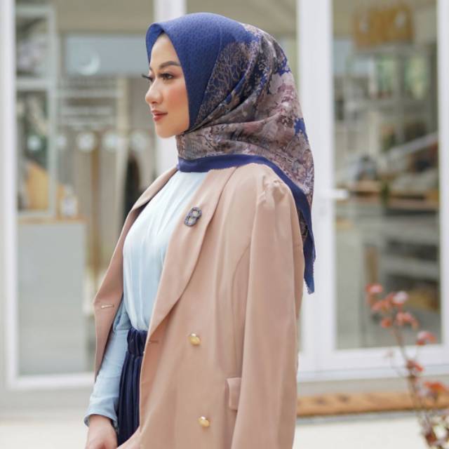 Buttonscarves New York Collector Edition Royal Blue