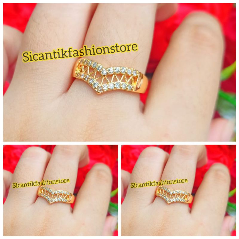 Cincin Titanium Wanita Gold Fashion Wanita Terlaris Anti Karat Tidak Luntur Cincin Wanita Kekinian