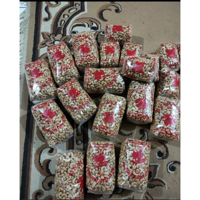 

KACANG METE / MEDE WONOGIRI