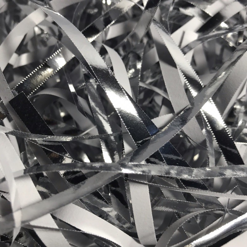 

Shredded Paper / Gift Box Filler / Straight Cut / Kertas Potong Cacah Serut / Metalic Silver 80g