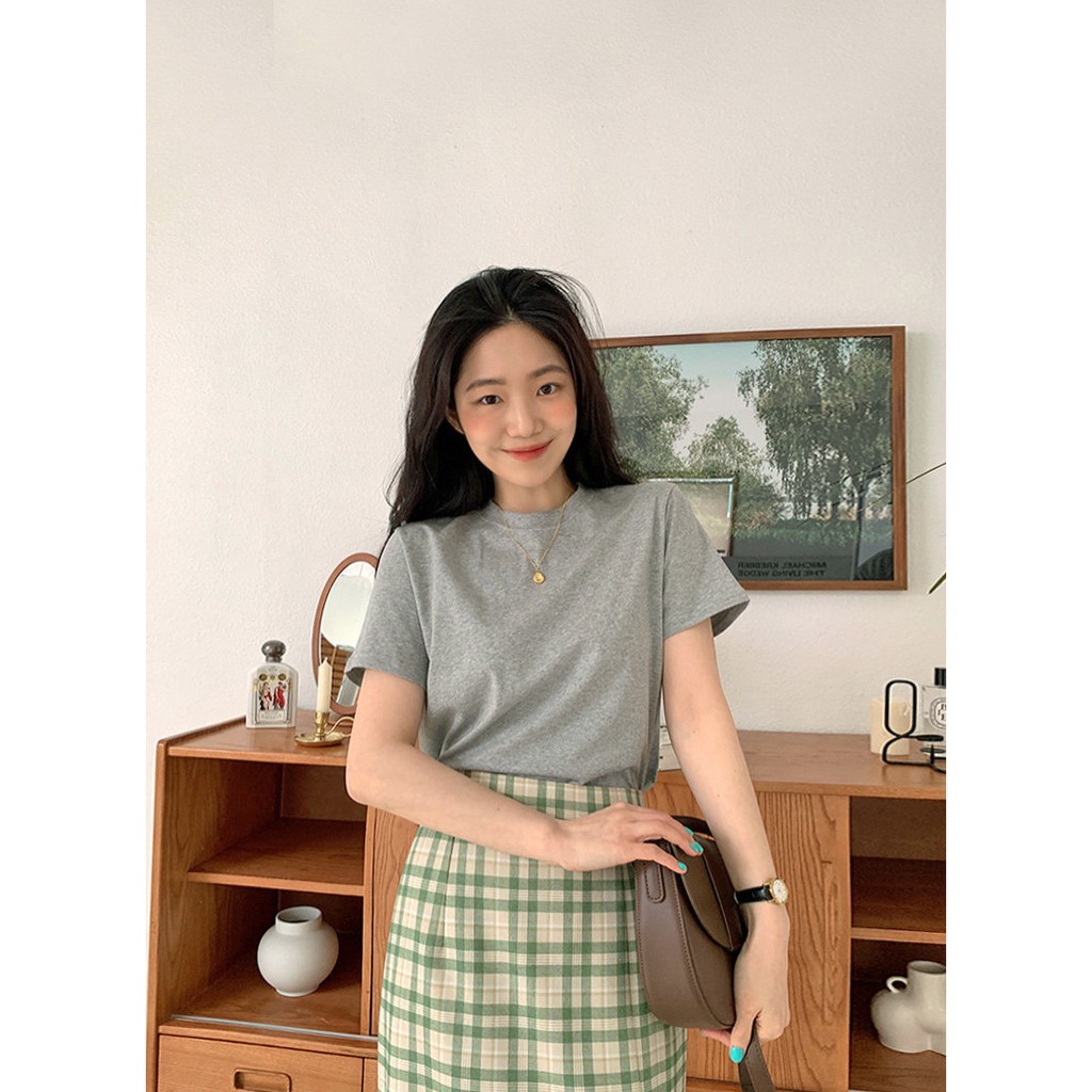 Diraya Kaos Polos Pria Wanita Lengan Pendek Round Neck Normal Fit Unisex Cotton Combed 30'S
